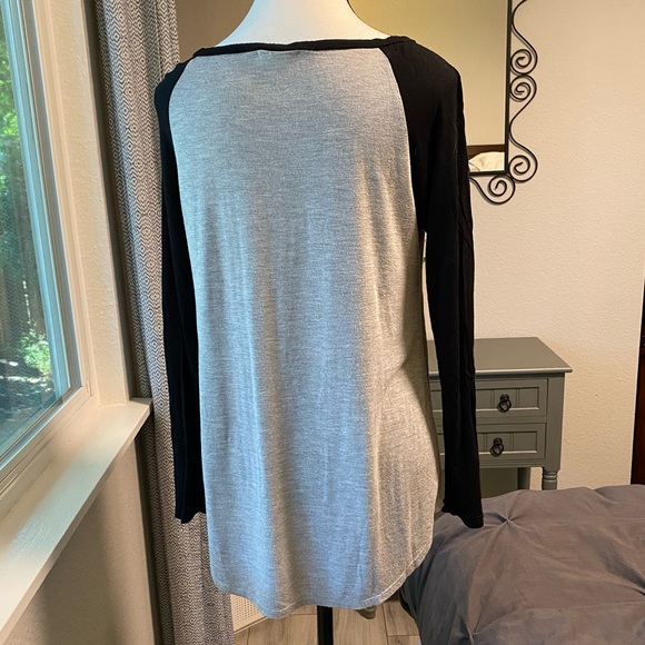 Soprano Buttery Soft Scoop Neck Baseball Tee - Black & Gray - Size Large - Picture 2 of 5